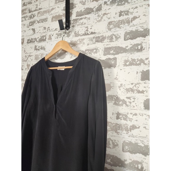 The Reset R Label Silk Blouse Size Medium‎ Black V-Neck Chic Classy Career Wear - Picture 5 of 16